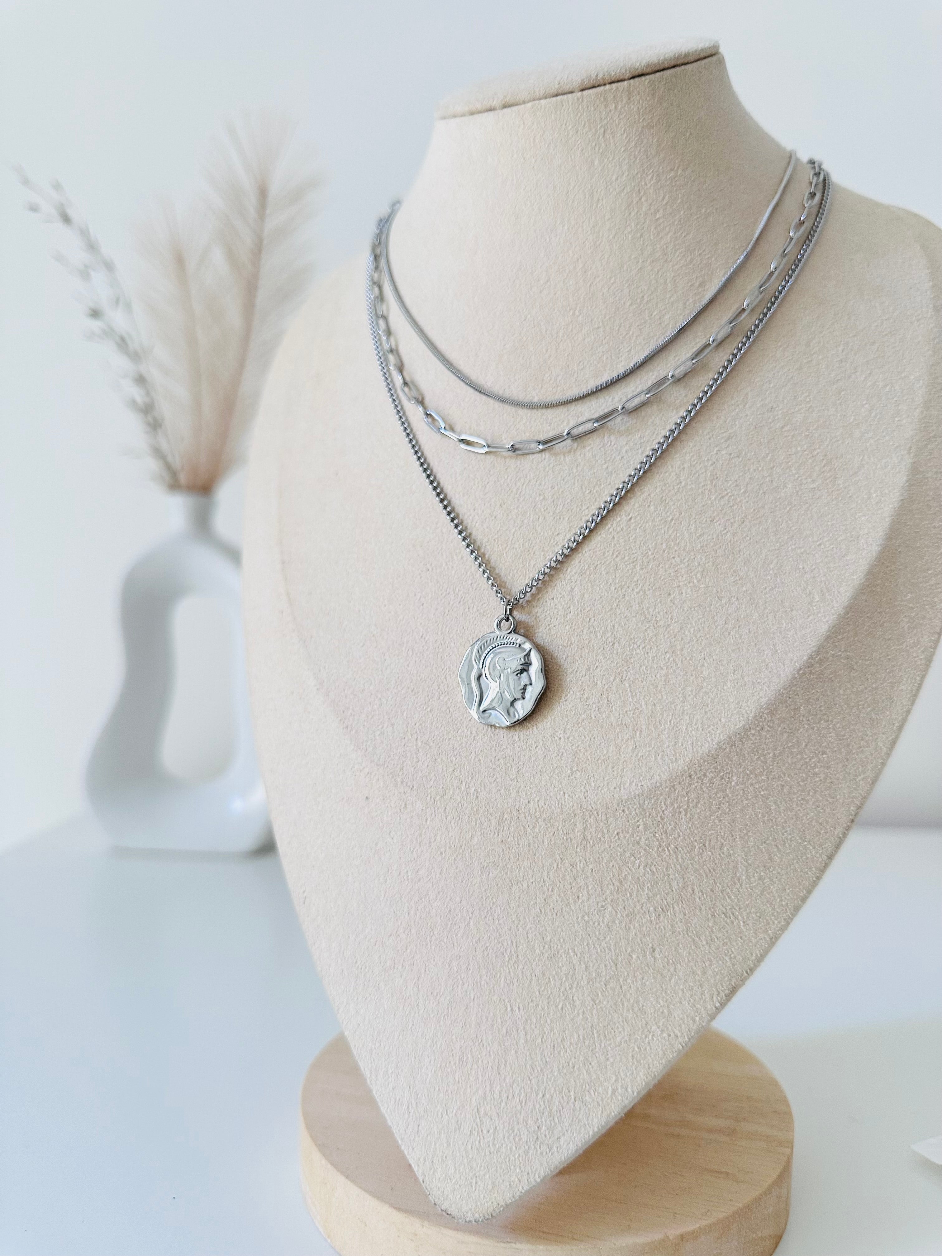 Collana con modaglieta