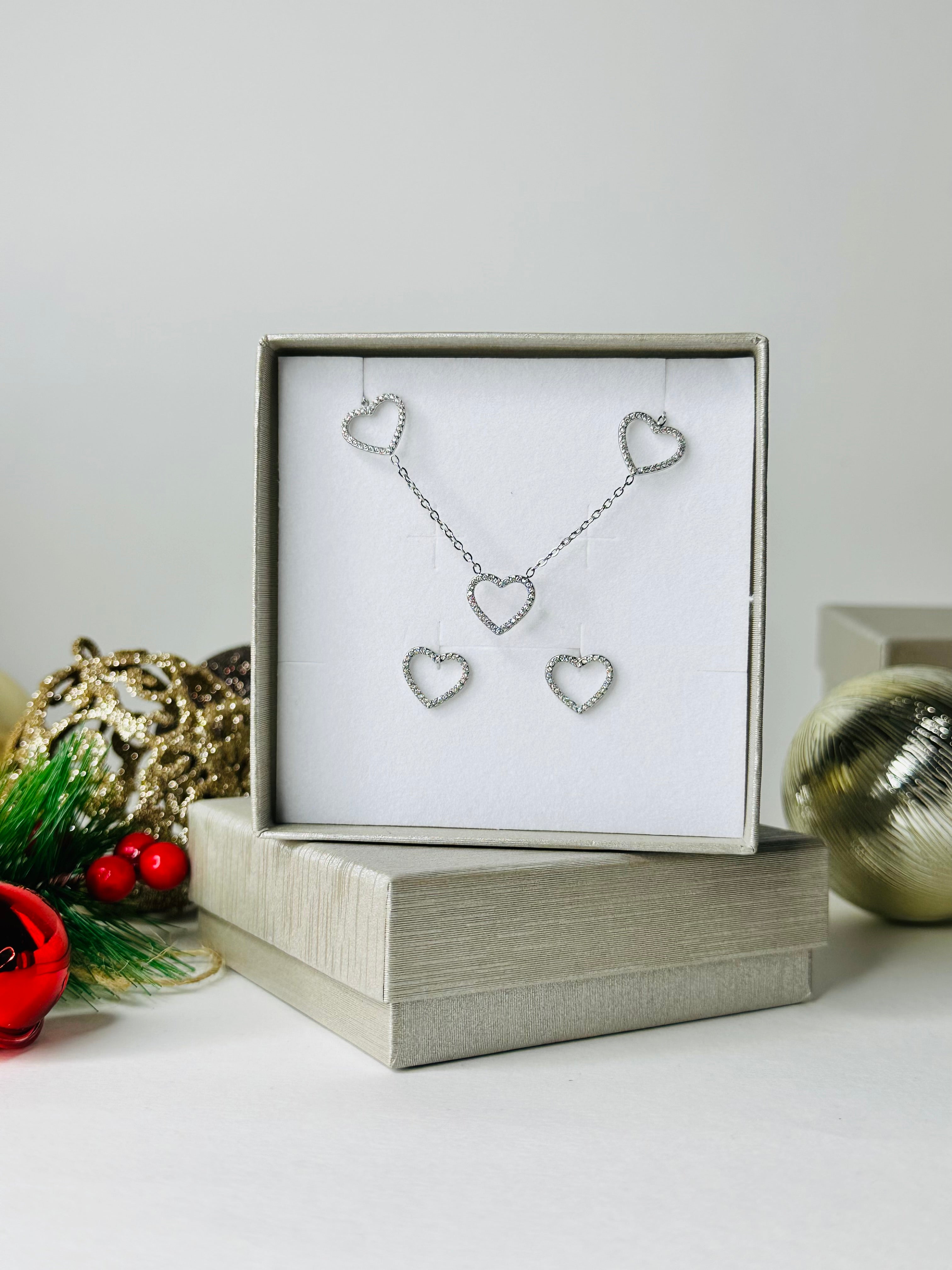 Box natalizia, cuore traforato