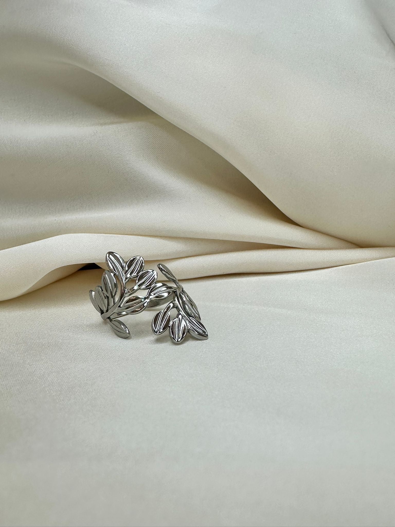 anello foglie